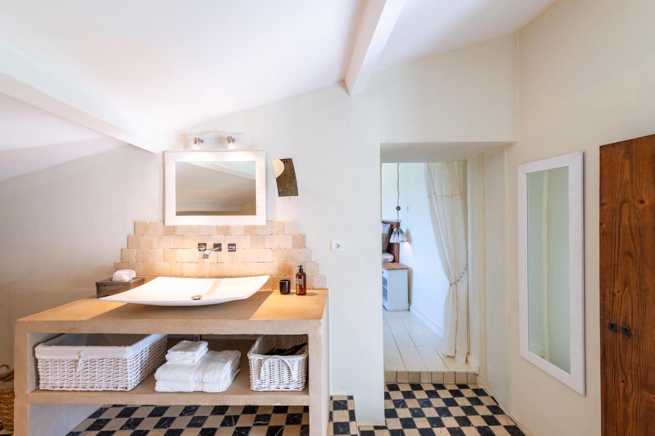 Maison D'Hotes Les Caroubiers Montsegur-sur-Lauzon Екстер'єр фото
