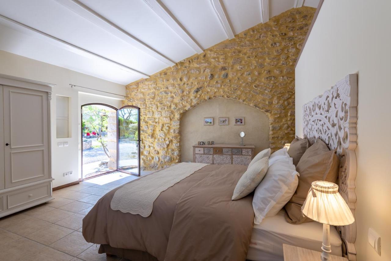 Maison D'Hotes Les Caroubiers Montsegur-sur-Lauzon Екстер'єр фото
